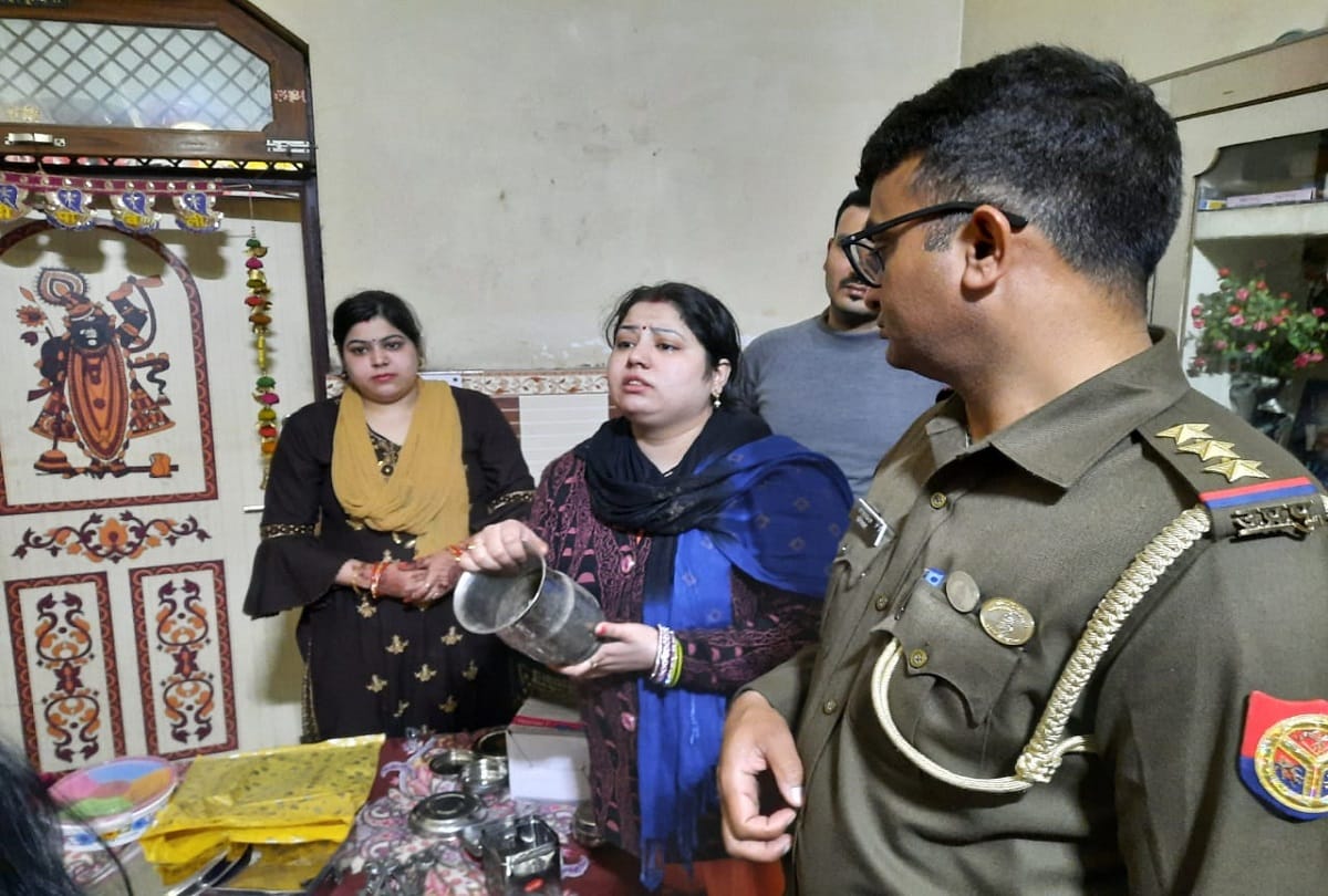 miscreants looted the jewelers house in aligarh shot dead a woman