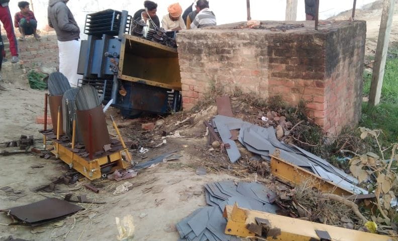 Thieves took out transformer oil and coils, lights of 300 houses