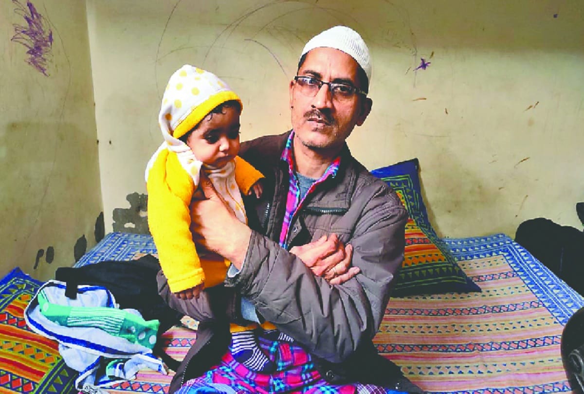 Delhi Riots Father Babu Khan wept remembering Aamir and Hashim