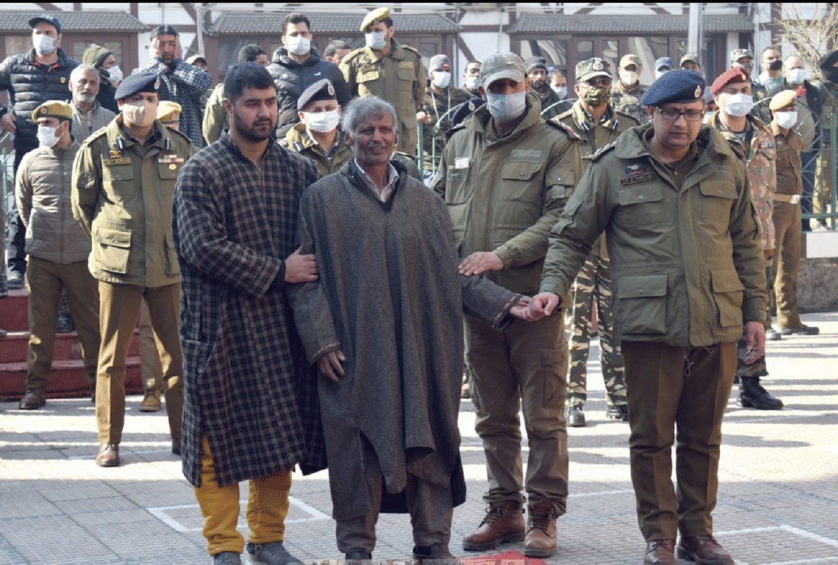 Tribute paid to SPO martyred in Budgam encounter, see photos