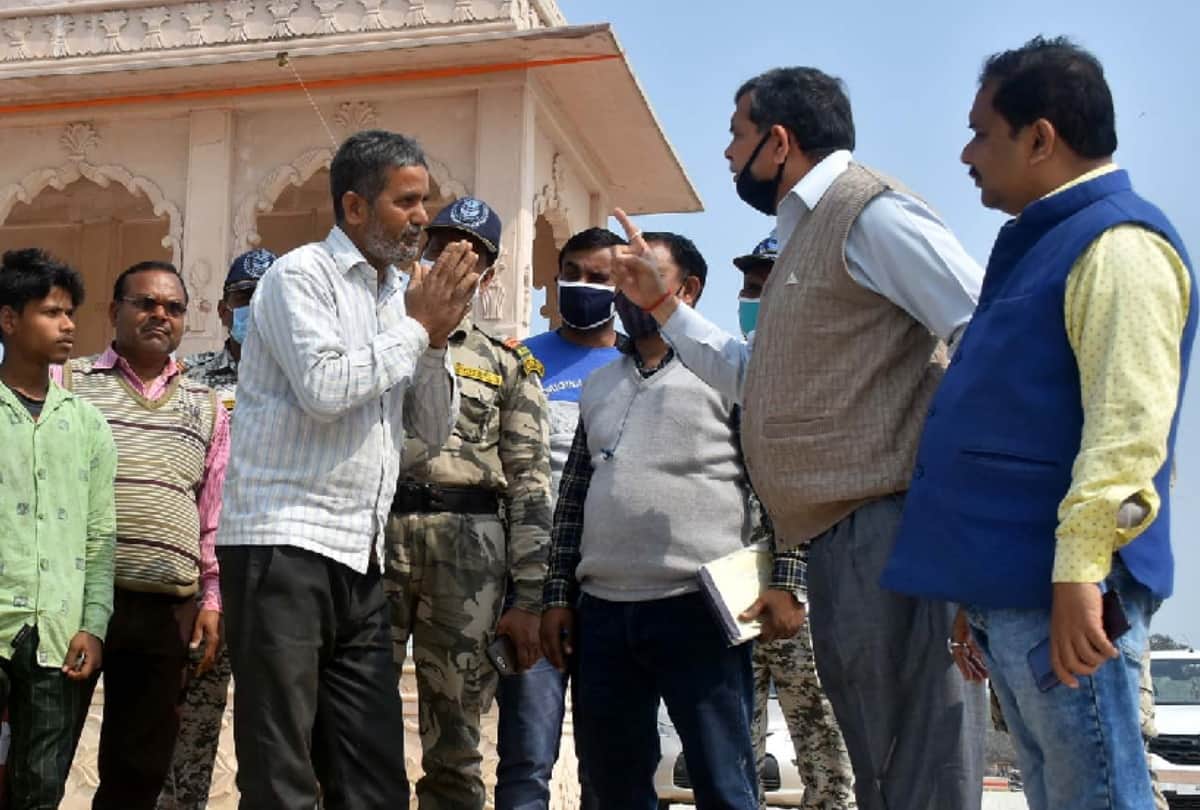 Rapti Beach people Pan gutkha peak on beauty of Rajghat in gorakhpur