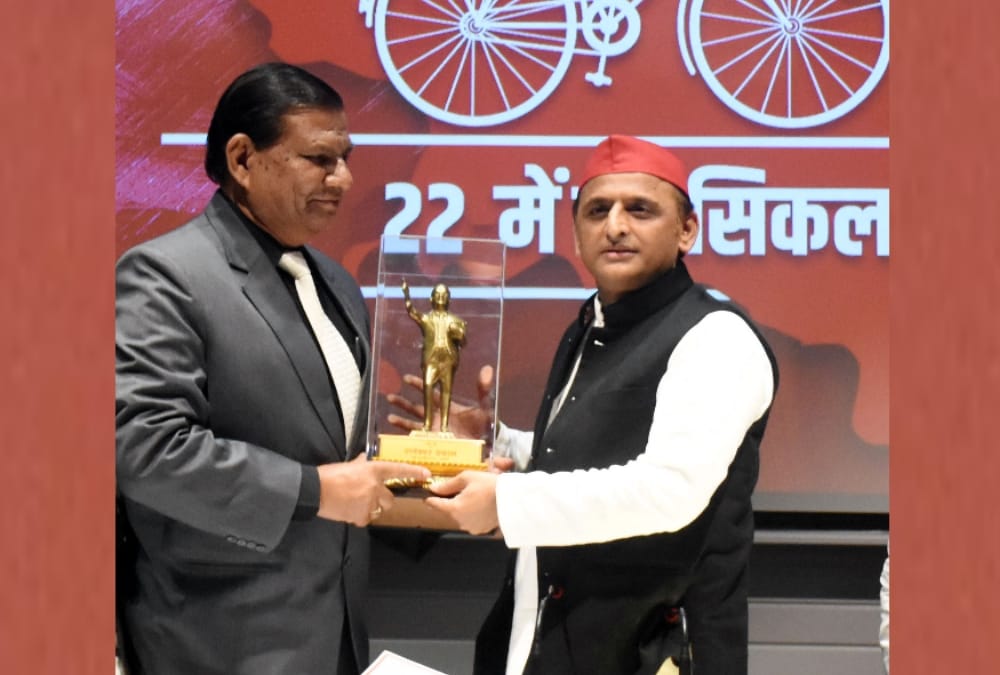 Akhilesh Yadav addressed media people on his party office.