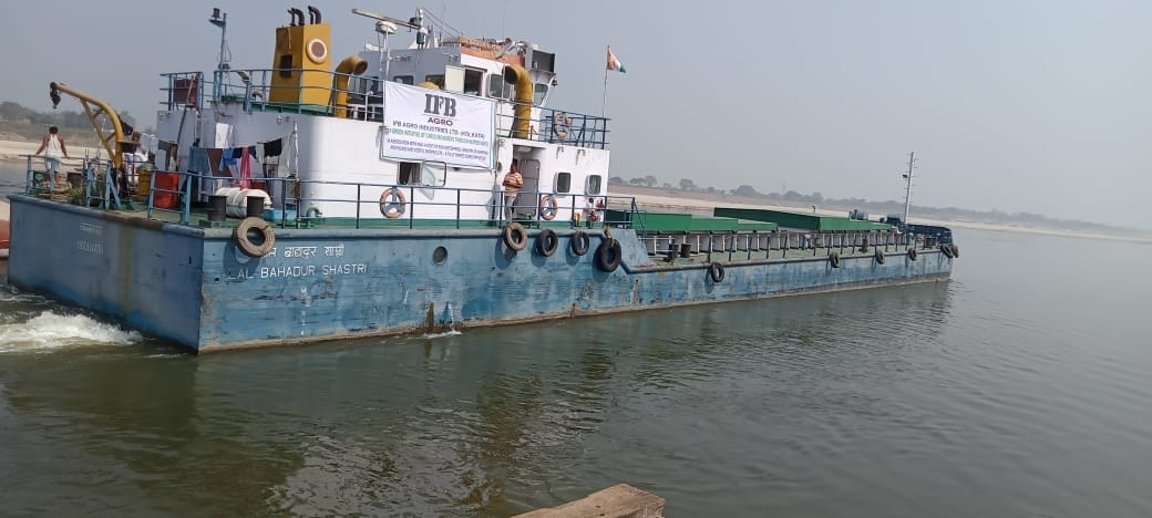 Opening the bridge and passing the cargo ship, traffic remained closed