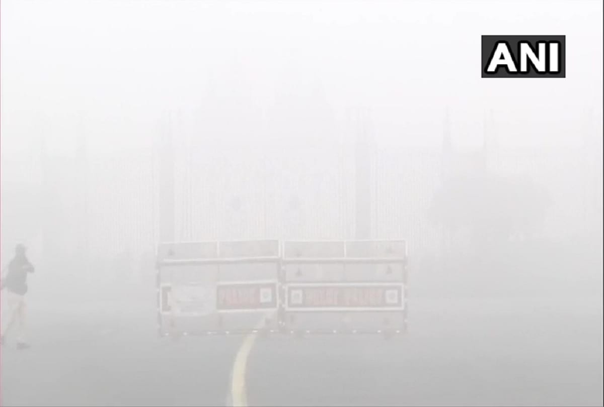 Delhi weather updates latest news dense fog in morning but temperature rises in day time 