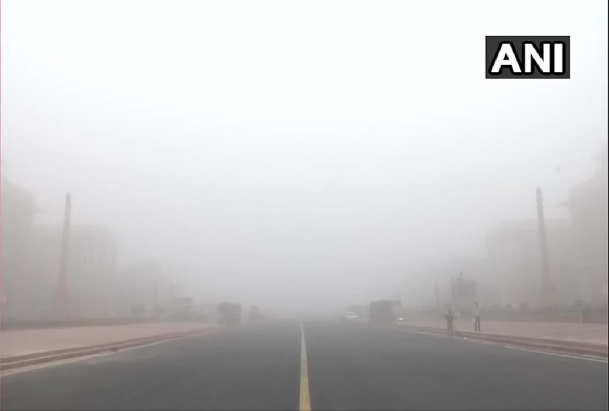 Delhi weather updates latest news dense fog in morning but temperature rises in day time 
