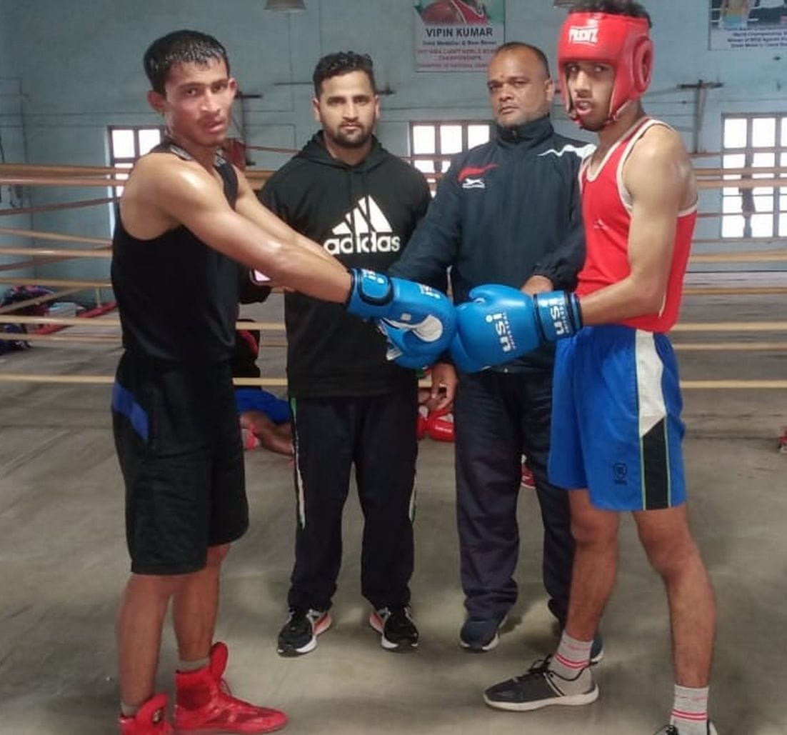 Eight selected for District boxing team