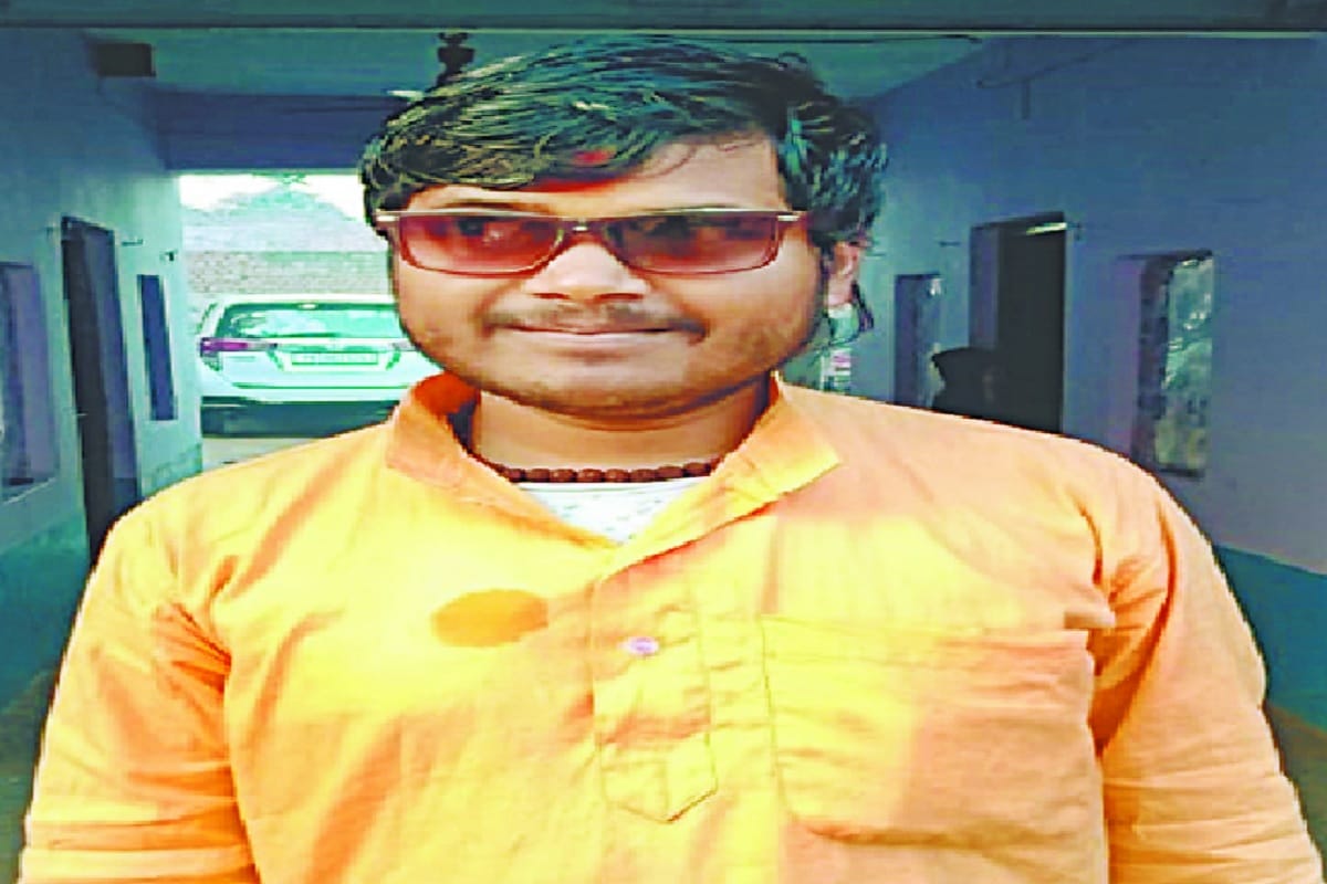 Sanskrit version of teri aankhyan ka yo Kajal viral post varanasi news