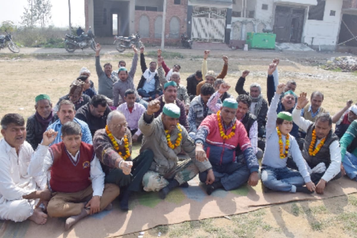 Hunger strike at NHAI office to protest against land acquisition in Baghpat