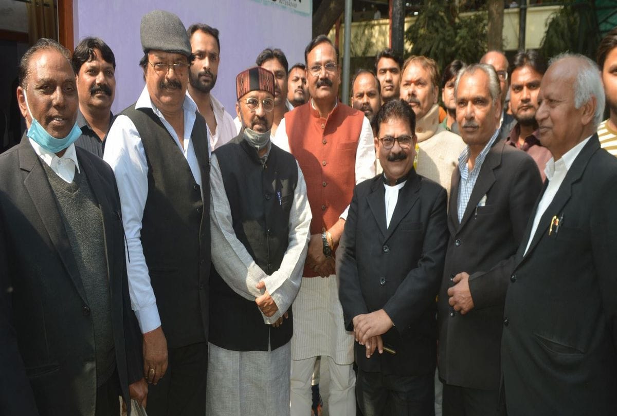 Agra special court Acquits BJP MP and MLA in agra cantt clash case