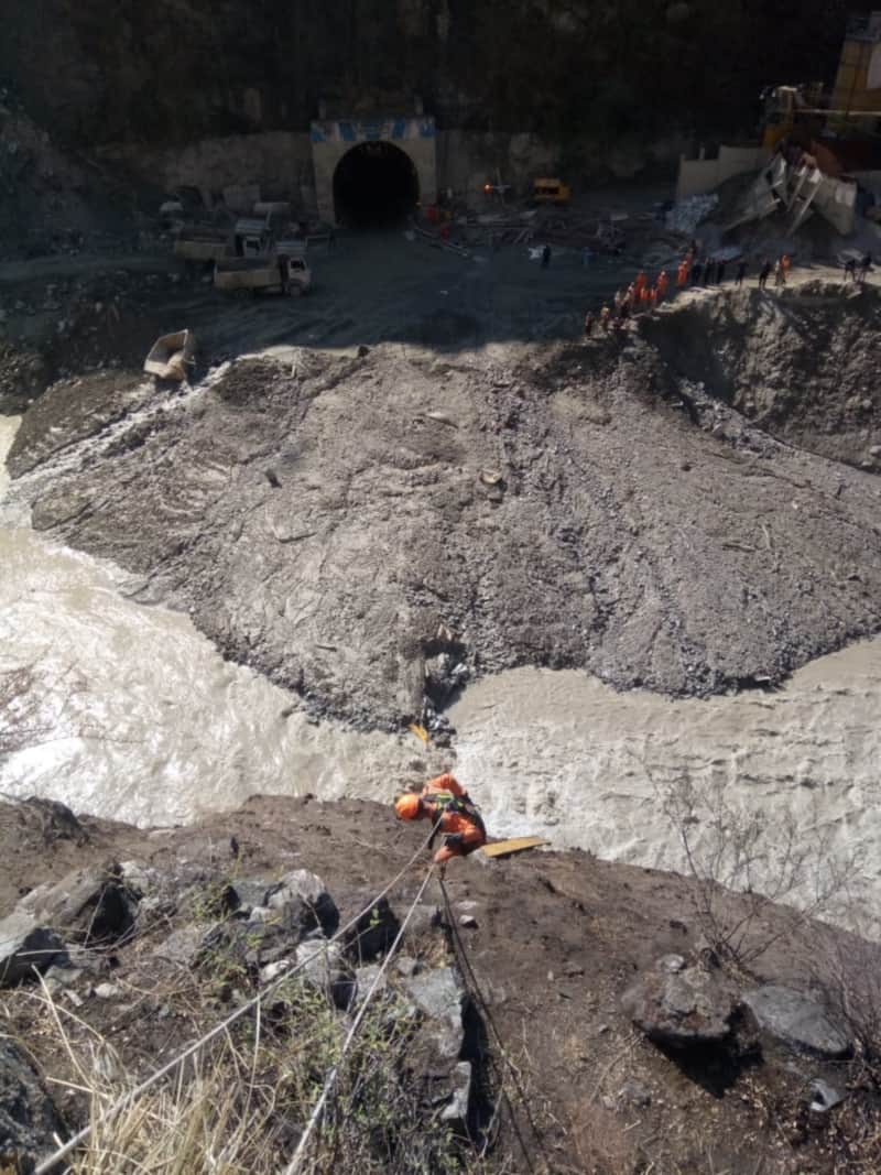 Uttarakhand Chamoli News : NDRF inspector home become shelter of disaster victim mother-daughter