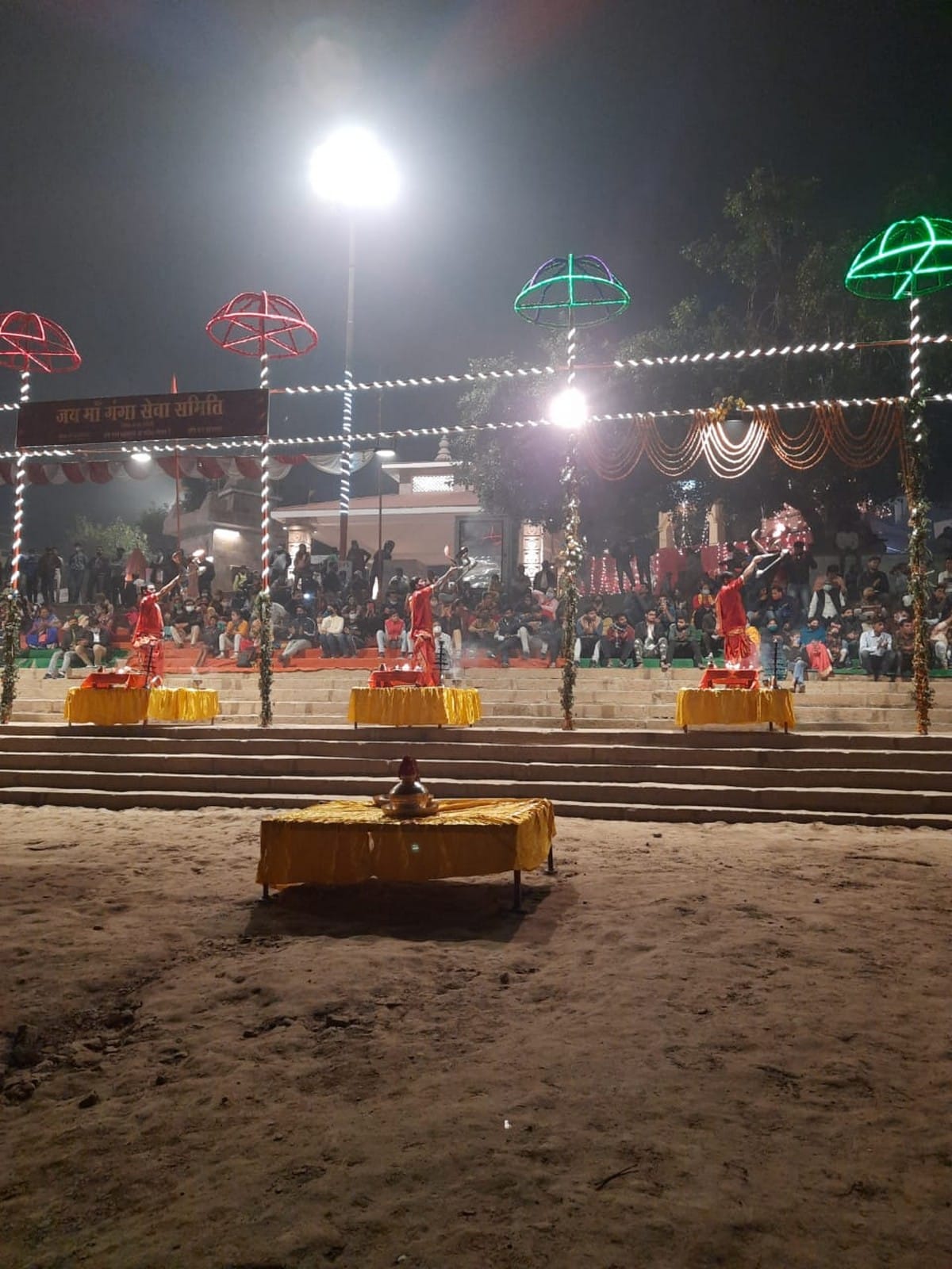 Ganga aarti dispute: waiting of varanasi Municipal Corporation next dm instructions for Registration