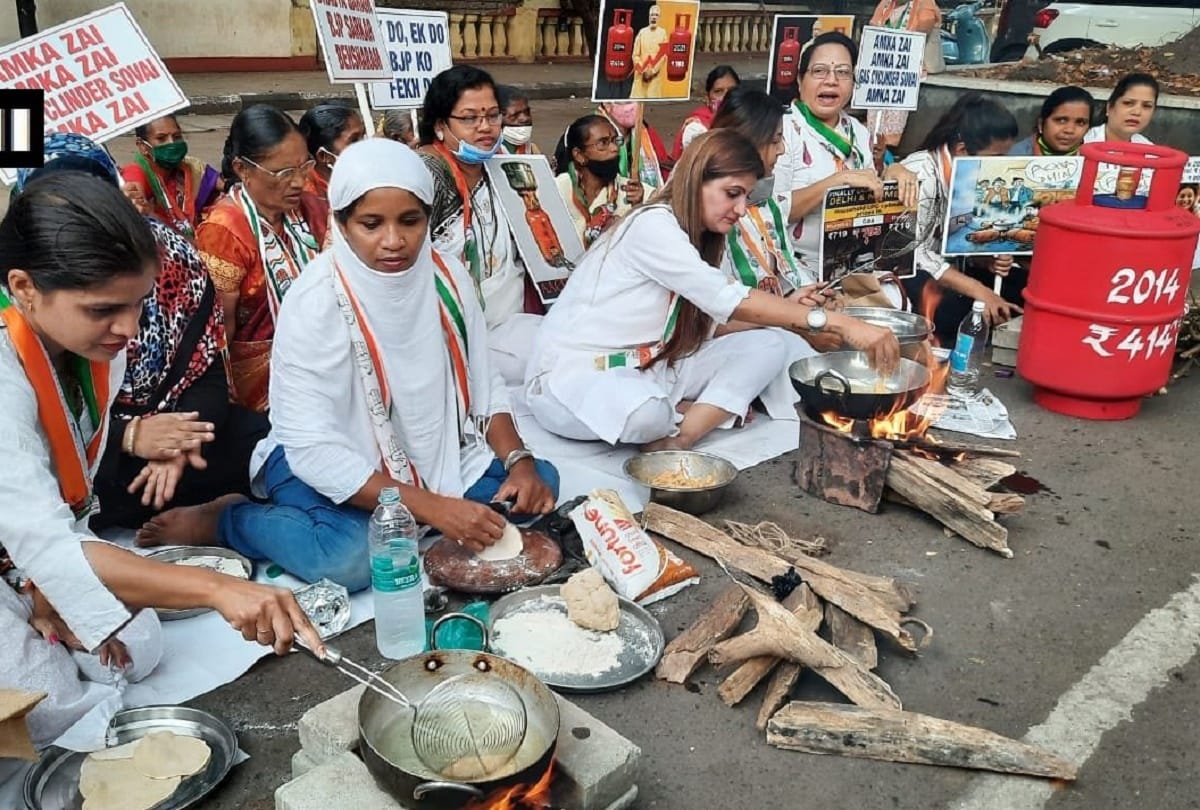 Goa Mahila Congress workers held a protest over LPG gas price rise, in Panaji earlier today