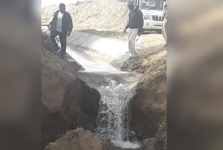 Ground Report : People of this village only wants canal water for their fields