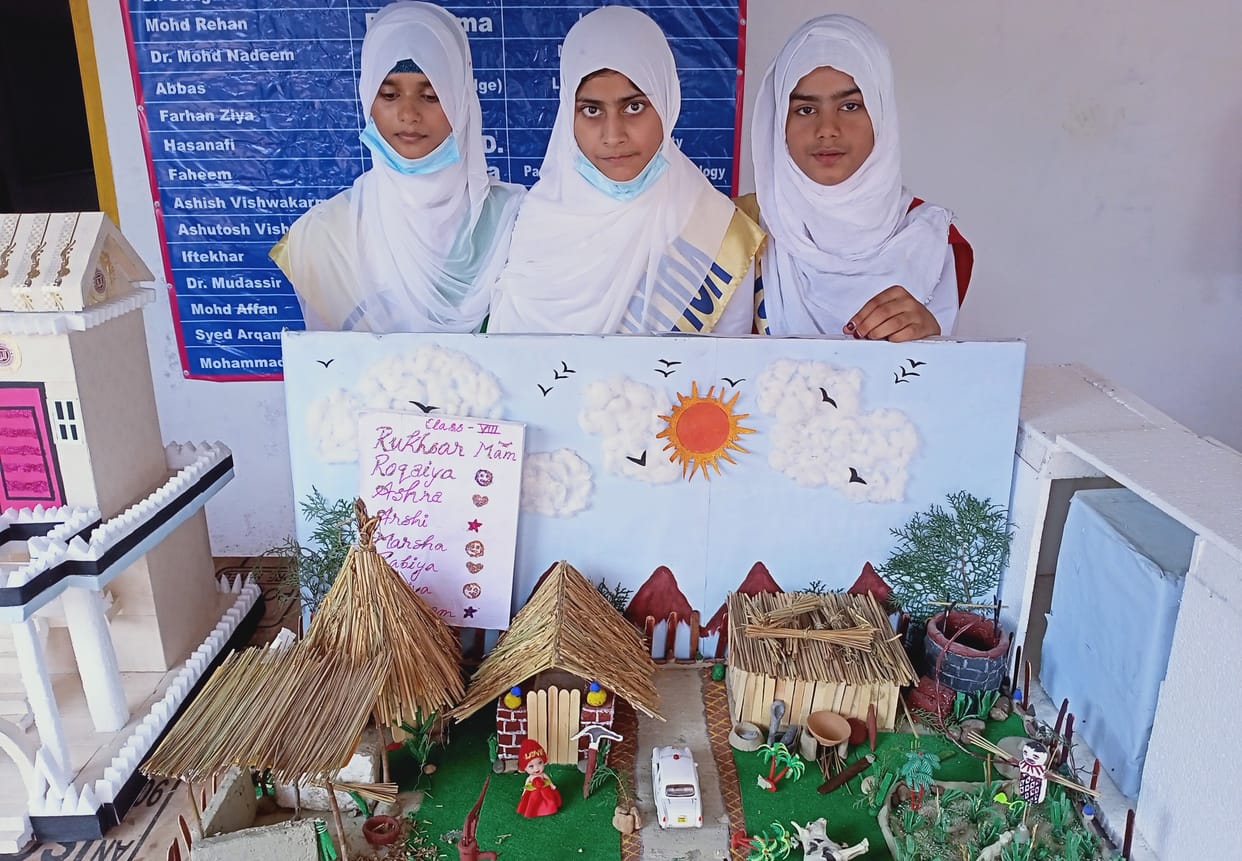 Jaunpur: Children's Fair and Science Art Exhibition became the center of attraction for students made models
