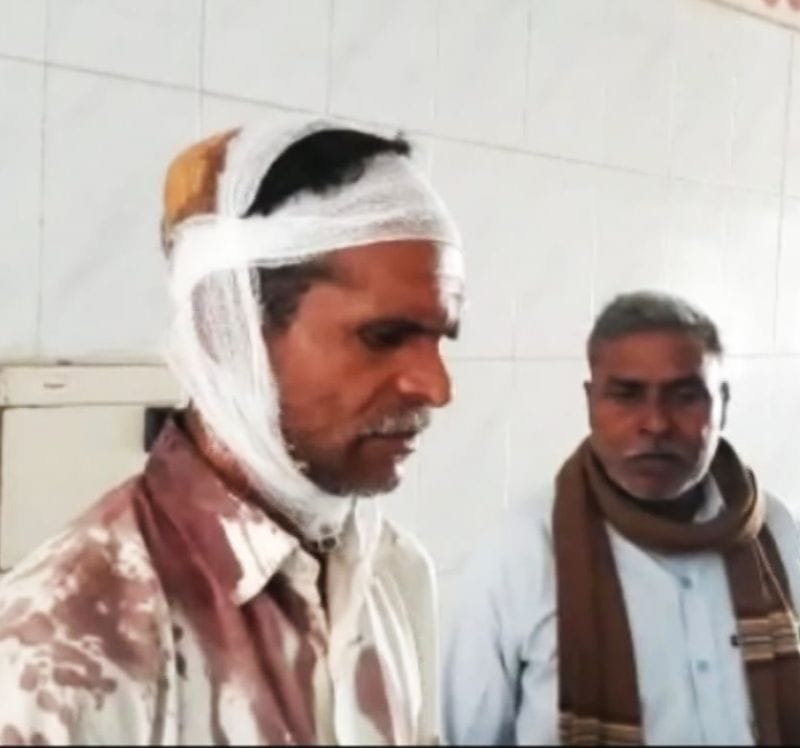 patte kee jameen par nirmaan kara rahe kisaan ko kiya maranaasann