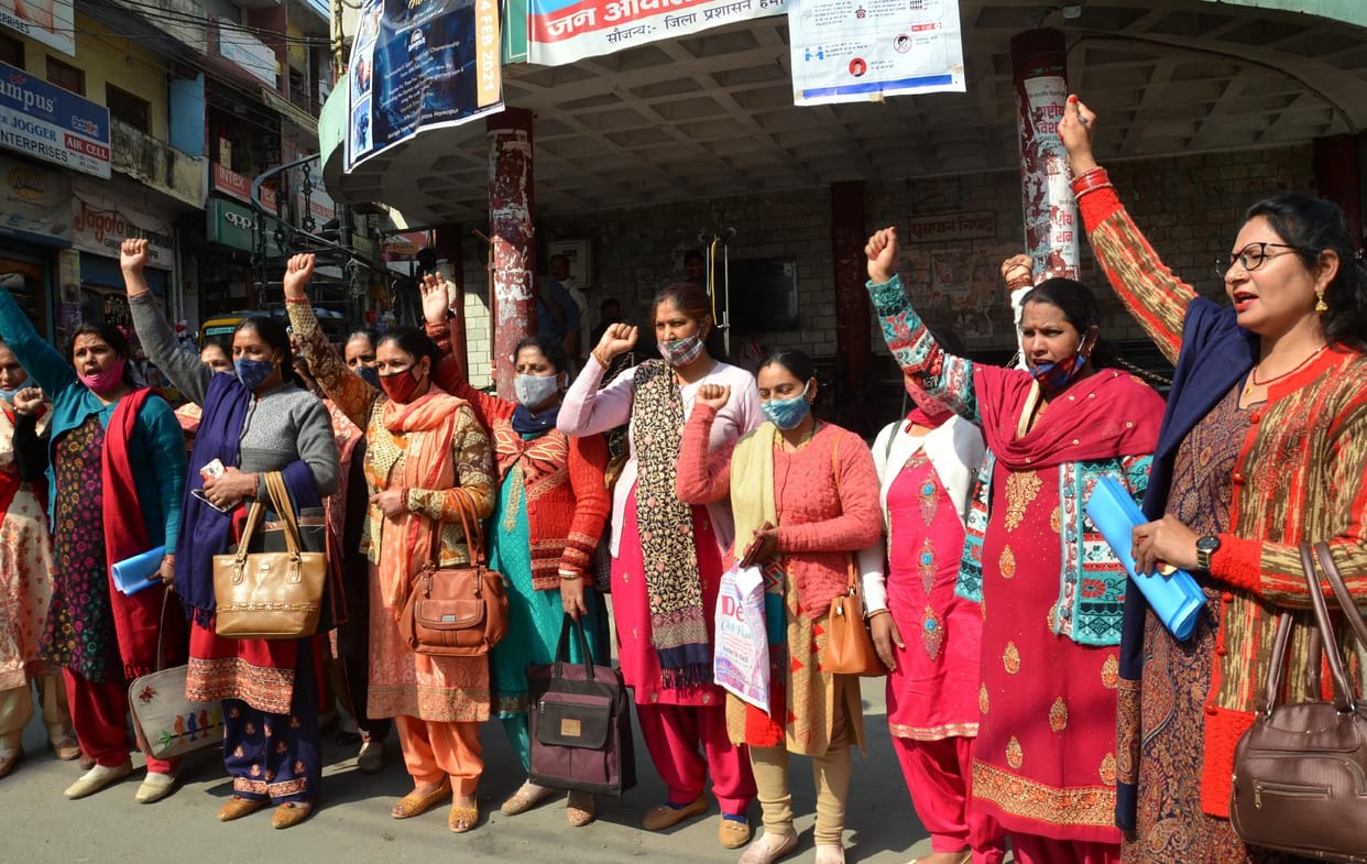 nursary teacher aggitation in hamirpur