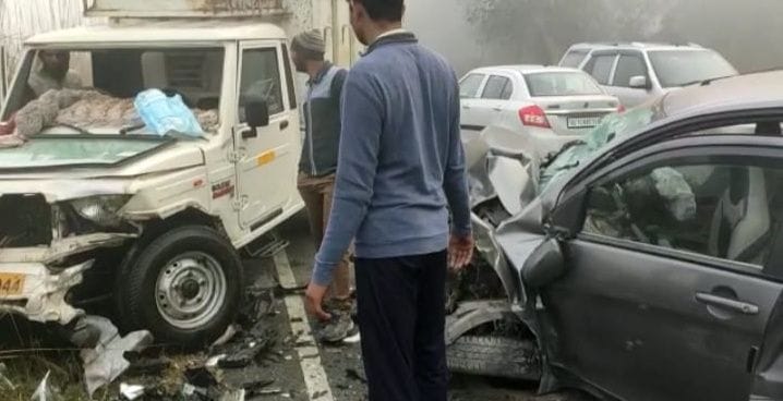 Max collides with car in fog in Khatauli, many injured