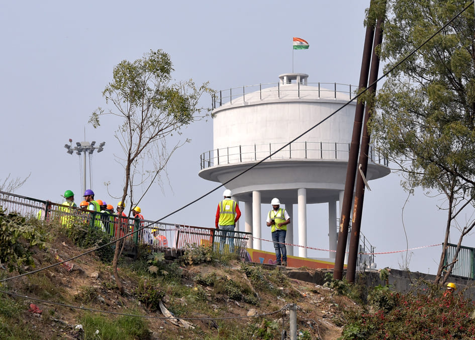 First the wall will be cut, then the bridge will be cut