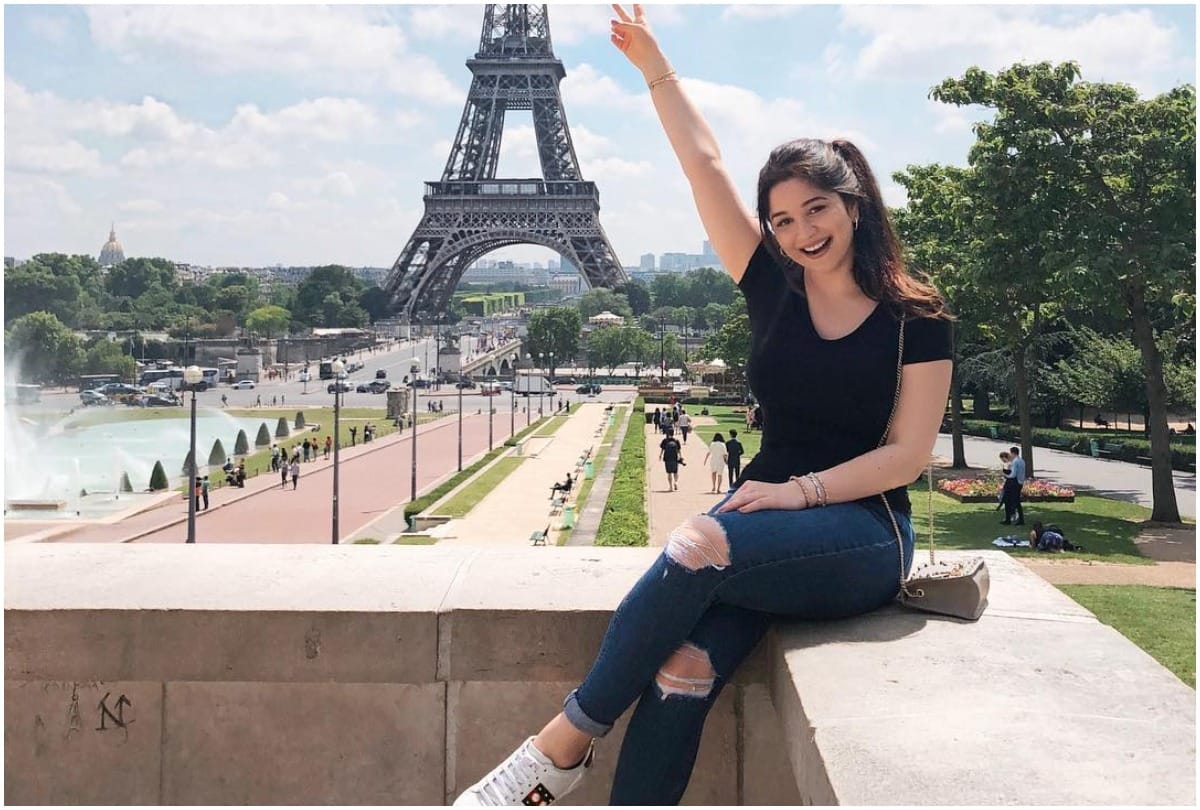 Sara Tendulkar Photos Viral:  Arjun Tendulkar Sister Sara Tendulkar Stunning Photos Goes Viral On Social Media