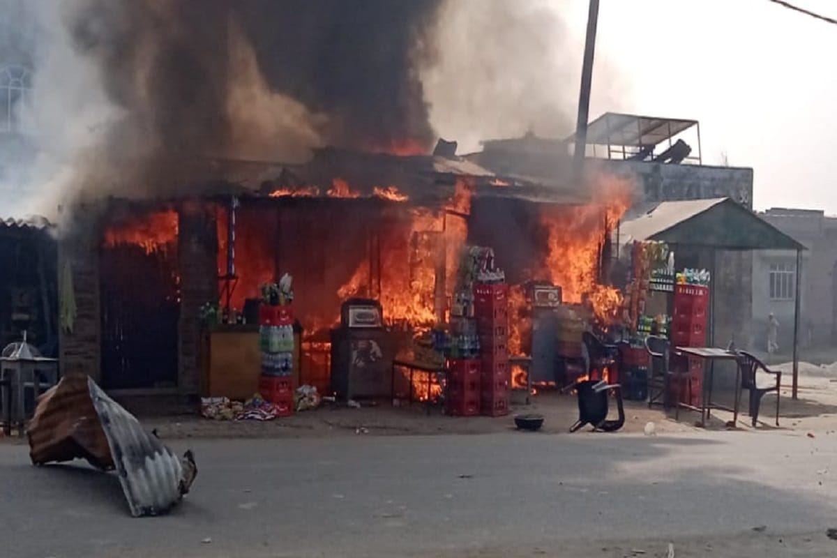 Fire set in a shop and gas cylinder blast in Shamli of Uttar Pradesh