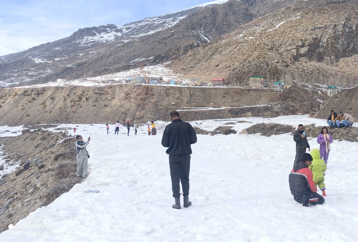 atal tunnel reopened for tourists after two weeks, enjoyed snow at sisu himachal