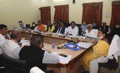 Varanasi Municipal Corporation Budget: monkeys and dogs will catch and statues will be cleaned every day