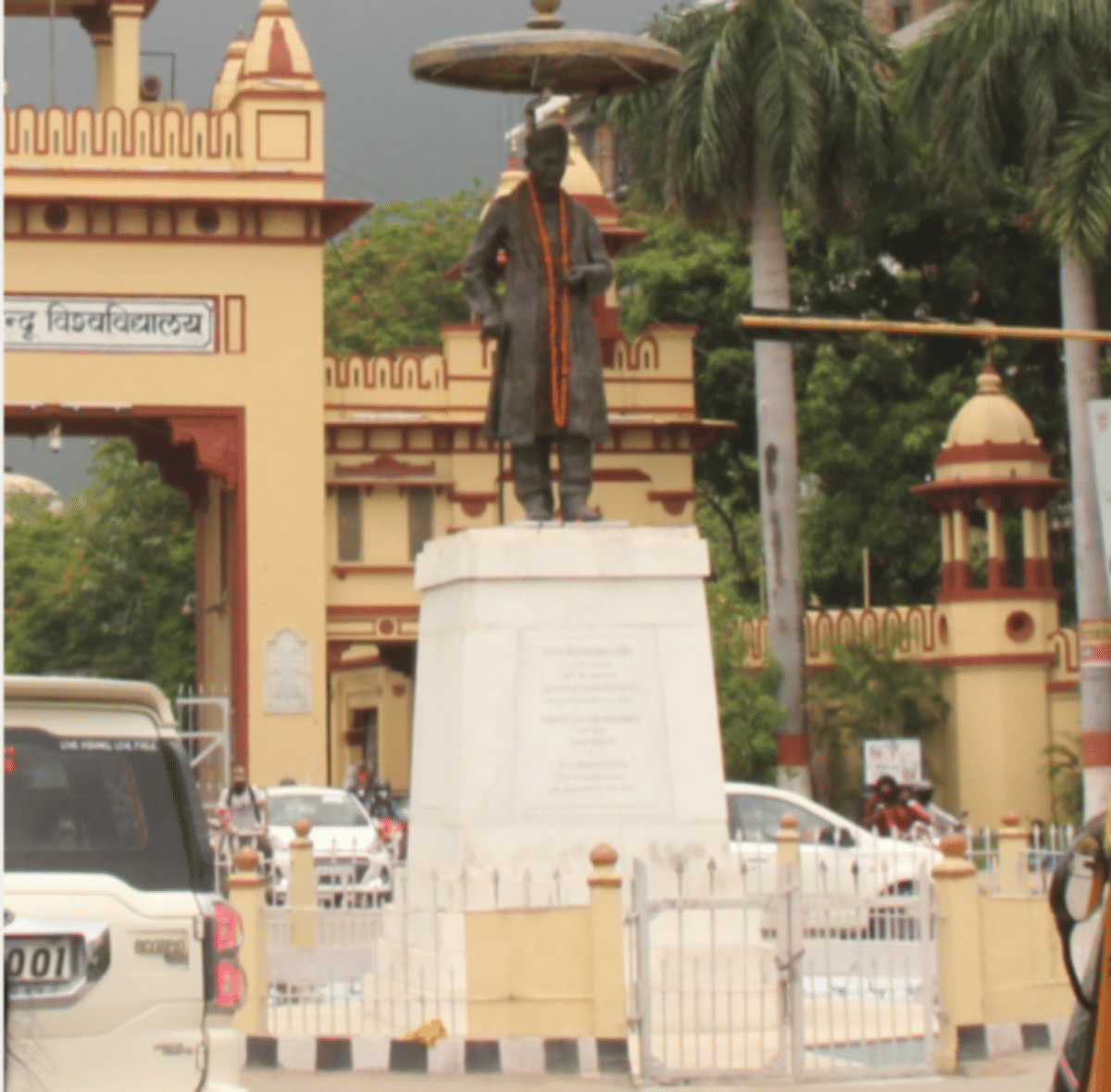 Varanasi Municipal Corporation Budget: monkeys and dogs will catch and statues will be cleaned every day