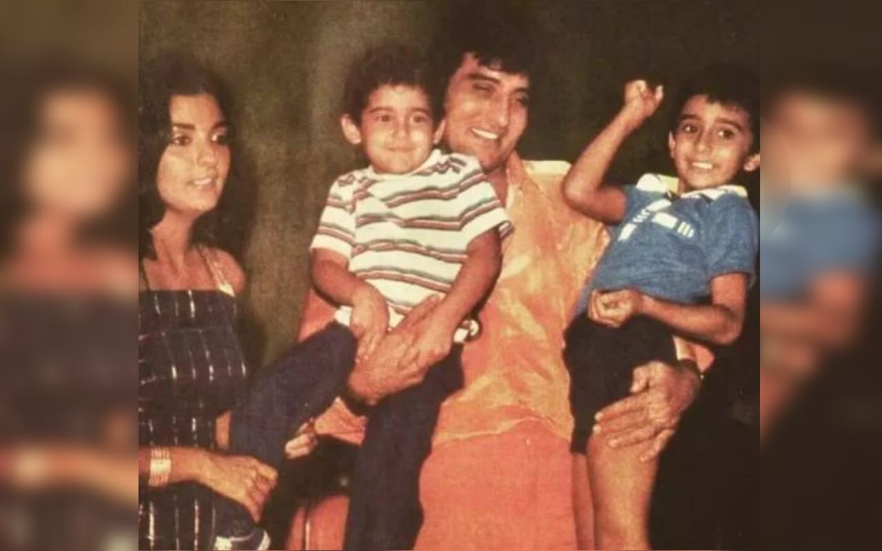 legendary actor vinod khanna photo with his first wife geetanjali and sons rahul khanna akshay khanna