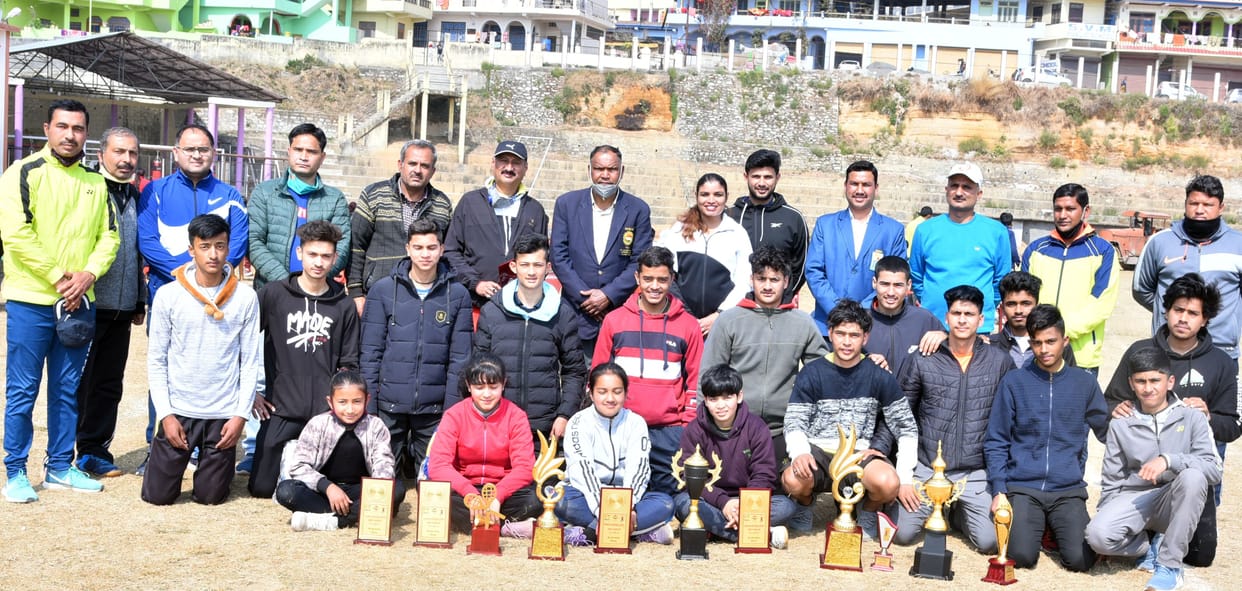 Deharadun Wins State Level Badminton