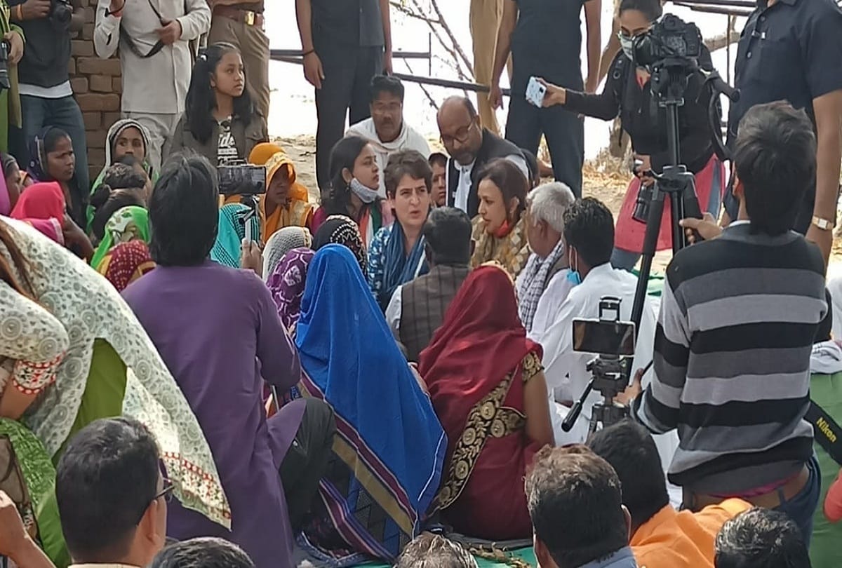 Congress general secretary Priyanka Gandhi arrives in Baswar village of Ghoorpur to hear fishermen's pain