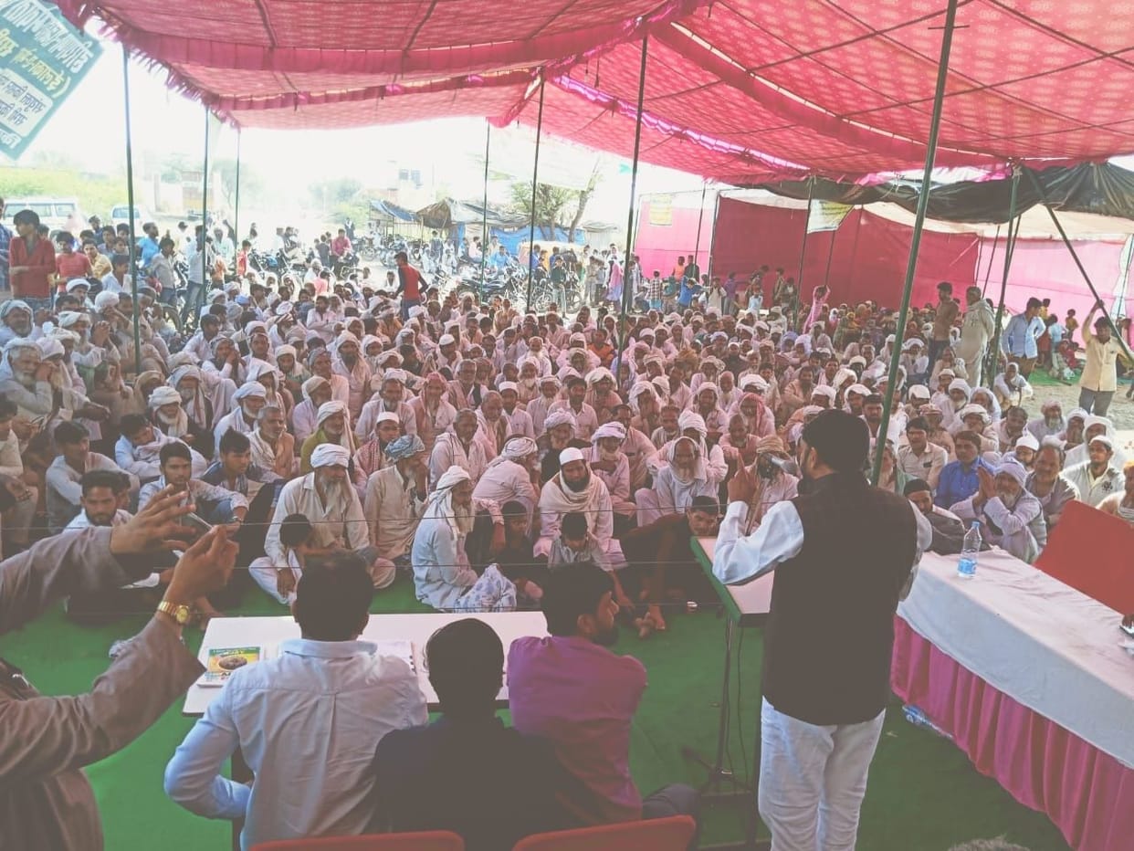 support of hundred farmers of alwar