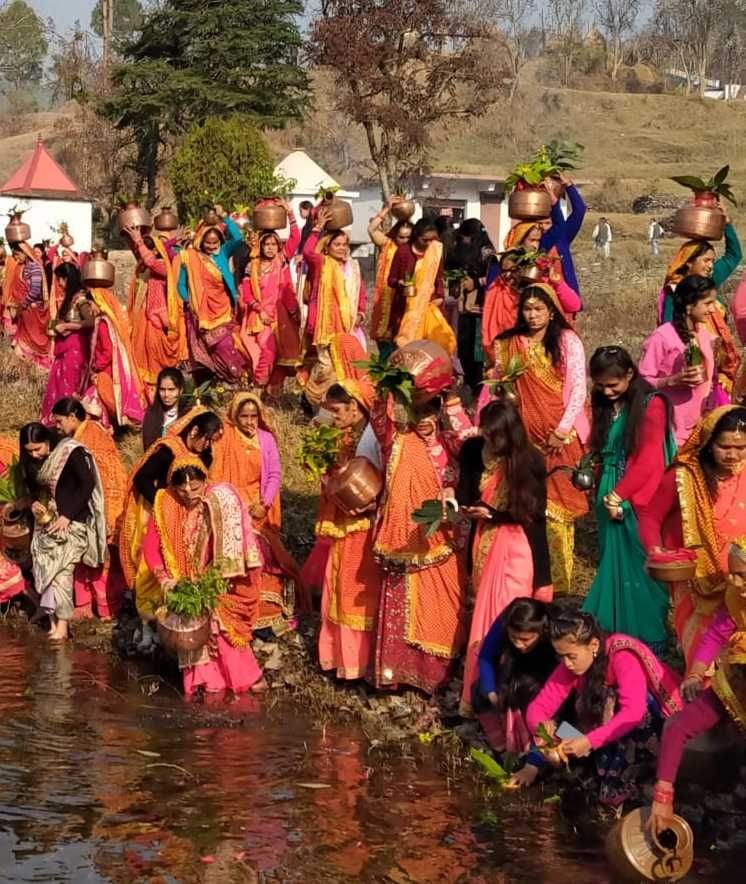 Women took out Kalash Yatra in Ayartoli