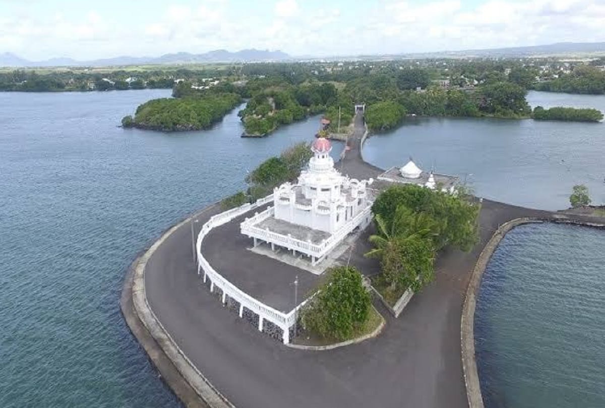 famous temples that are situated outside India
