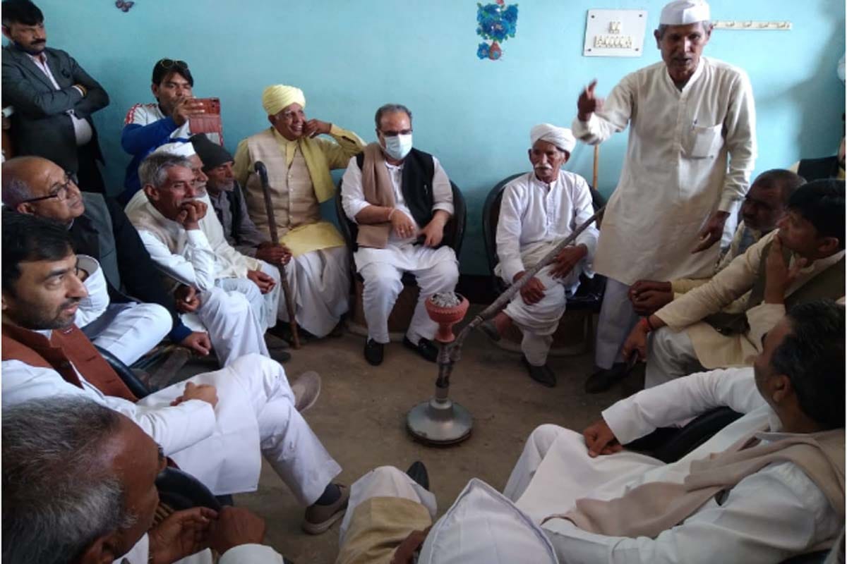 Khap Chaudhury refuses to meet Union Minister Sanjeev Balyan in shamli District