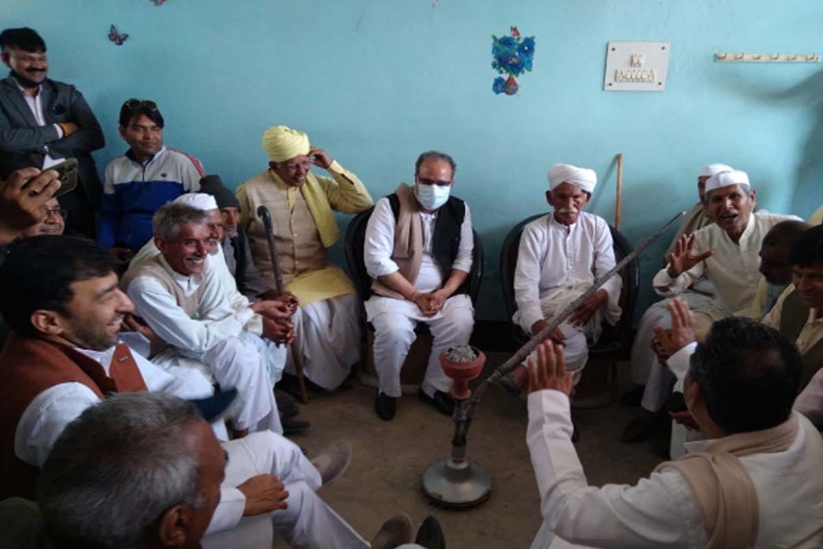 Khap Chaudhury refuses to meet Union Minister Sanjeev Balyan in shamli District