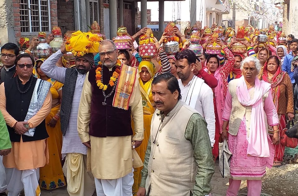 Kalash Yatra taken out from Laxmi Narayan Temple