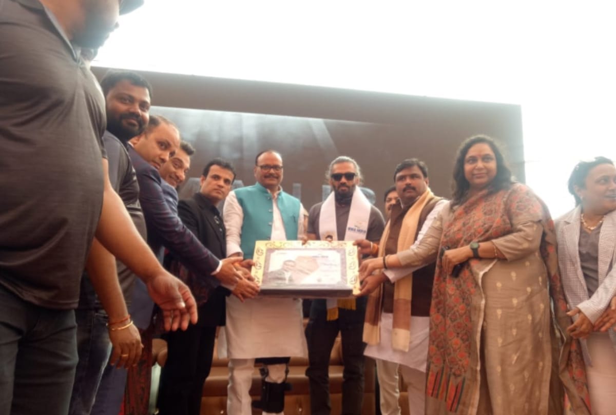 Sunil Shetty arrives in Lucknow to promote Mix Martial Arts Championship