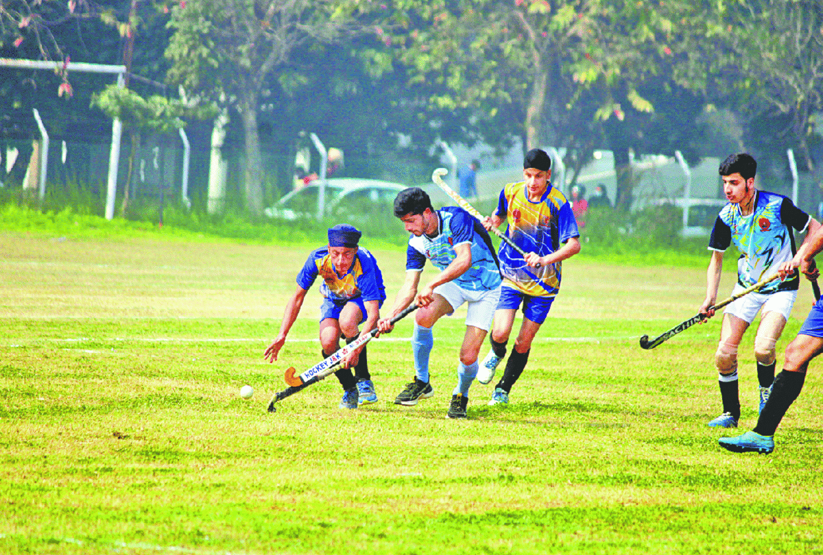 players of jammu-kashmir playing on grassy field, how can they compete against the players of other states