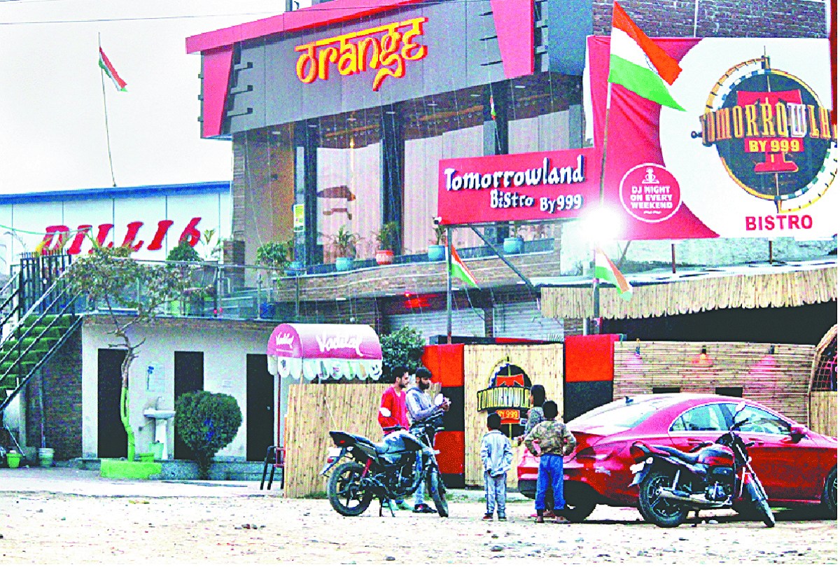period of license of hotels, clubs and restaurants extended till July 31
