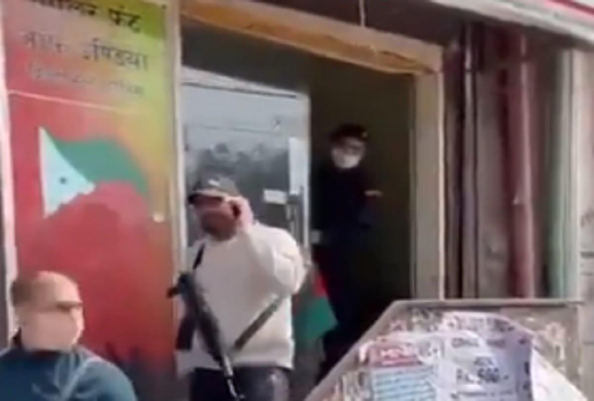 UP STF raids PFI office in Shaheen Bagh Delhi investigation going on