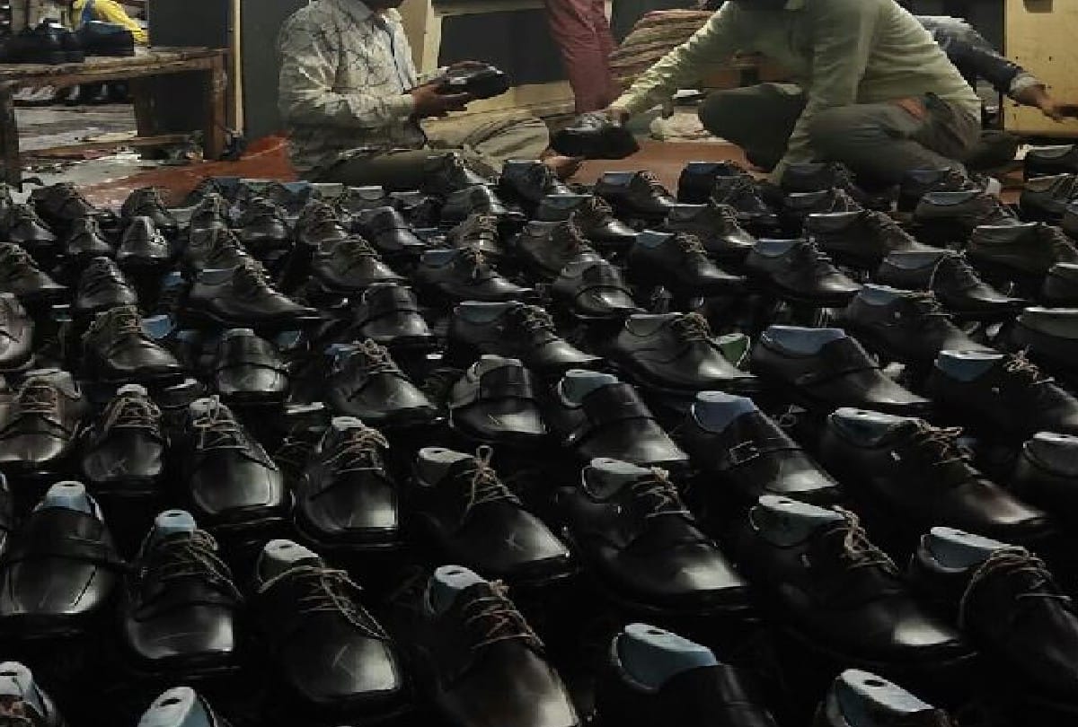 Budget 2022 Agra Shoe Entrepreneurs Want Clusters In Agra