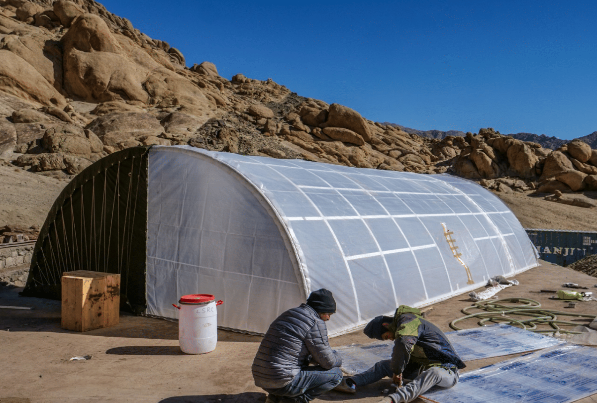 solar energy heating tent on galvan valley for army soldiers