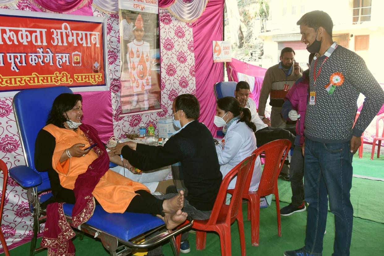 rampur news blood donation camp jagatkhana 35 unit blood collected
