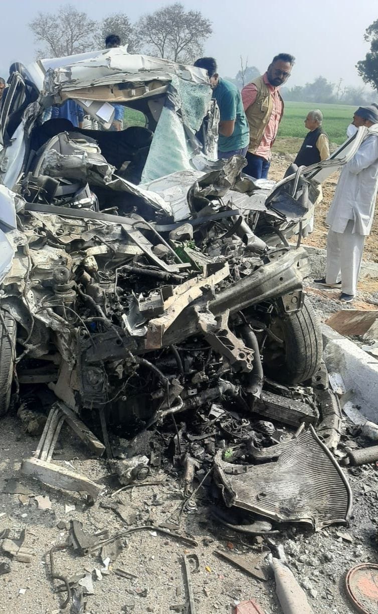 KMP collides in a standing canter, two killed