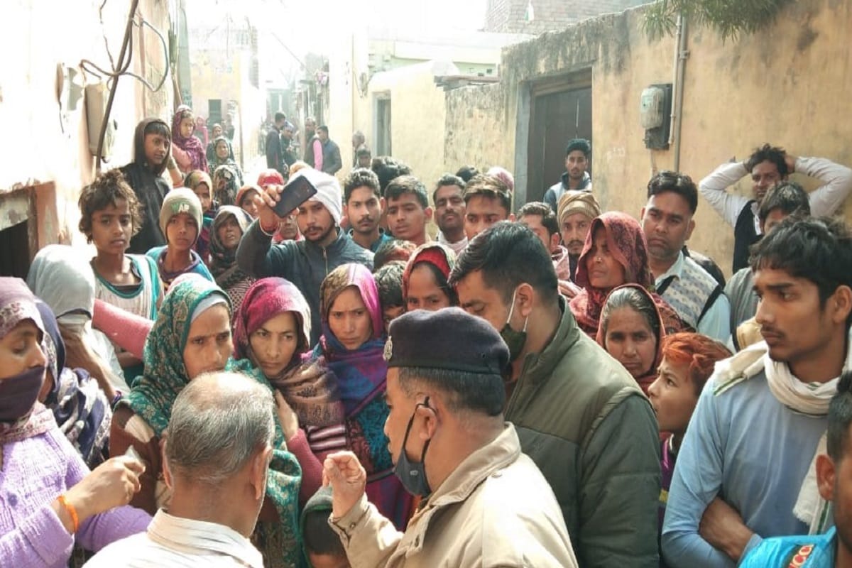 A baby girl have murdered in a village of Baghpat city and see photos