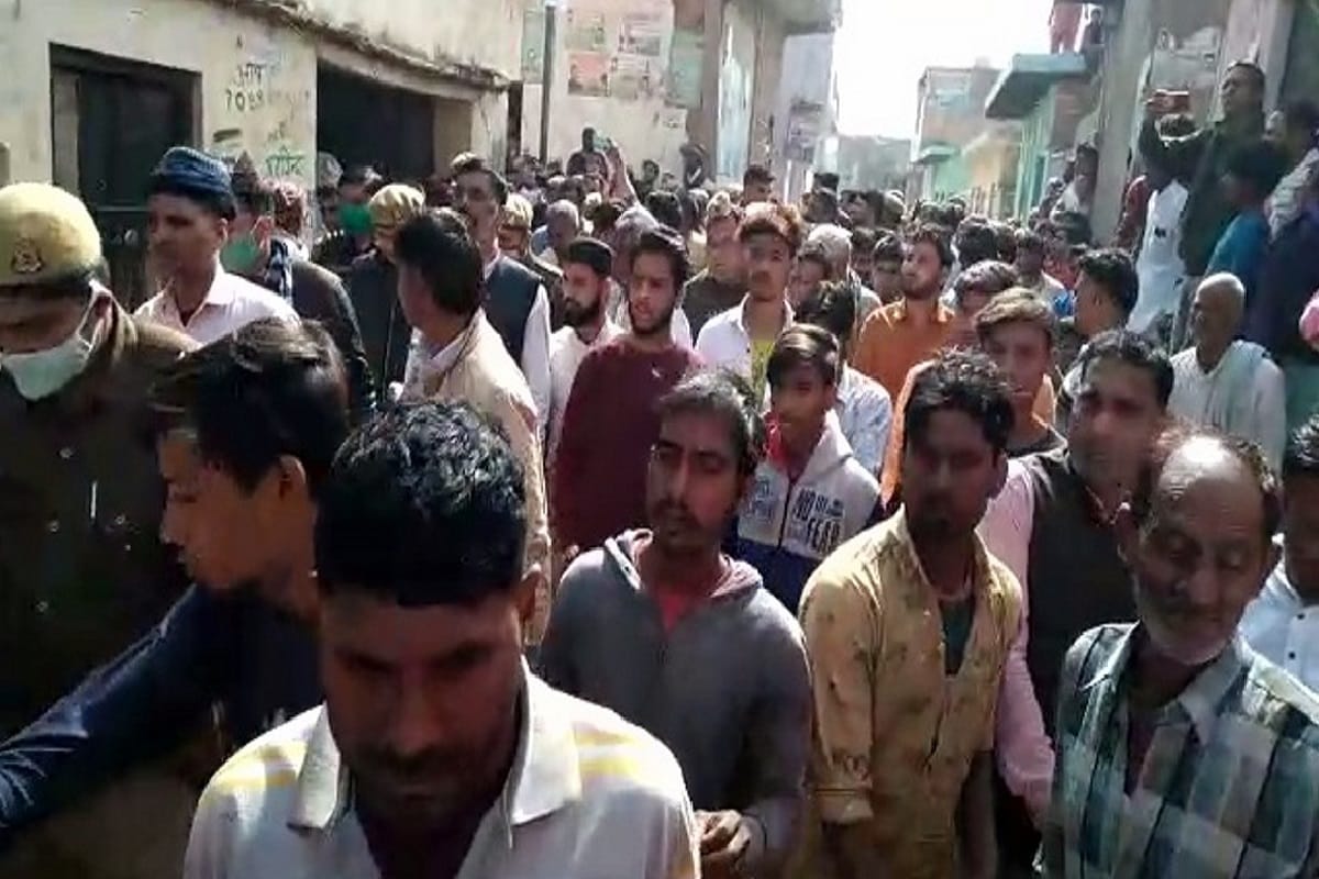 Tahreer filed againest union minister sanjeev baliyan in soram case in Muzaffarnagar