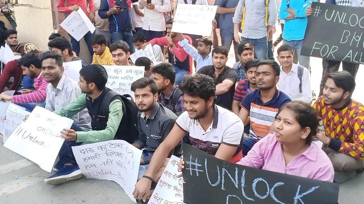 BHU first and second year students protest for university open running all classes for students