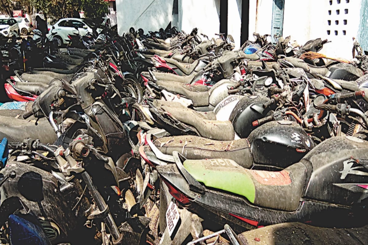 Exclusive: vehicle standing in Meerut police stations became headache to police, owners are not coming to take back