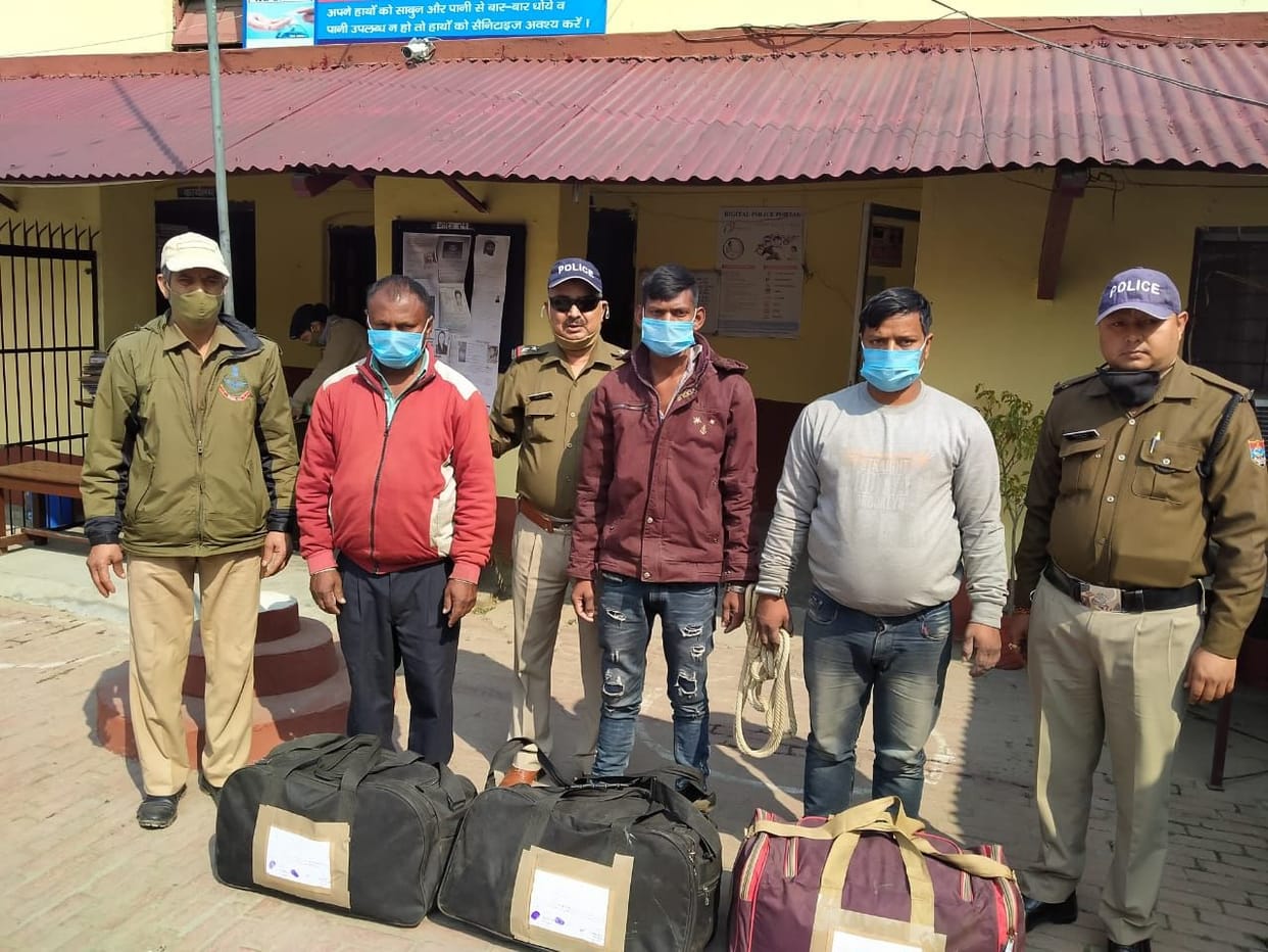 Three interstate smugglers arrested with 54 kg of hemp
