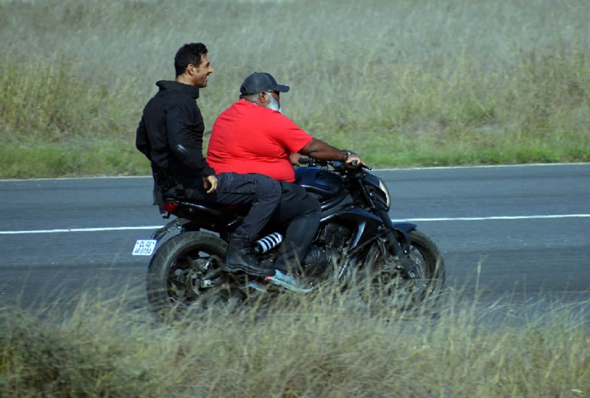 Bomb blast on airstrip in Aligarh Actor John Abraham bike caught fire during shooting of film Attack